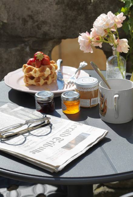 Стол пластиковый обеденный Spritz + Spritz Mini антрацит Ø605х400-765 мм Стол пластиковый обеденный Spritz + Spritz Mini антрацит Ø605х400-765 мм