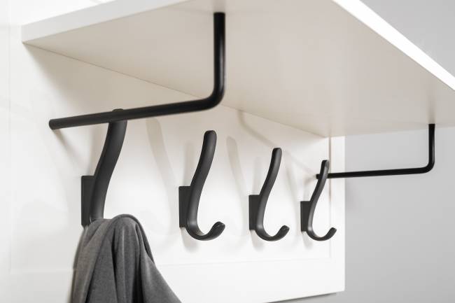 Комод четыре ящика с настенной вешалкой и двумя платяными шкафами Остин цвет белый шагрень/дуб крафт золотой