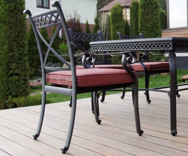 Комплект мебели из литого алюминия Комплект мебели из литого алюминия