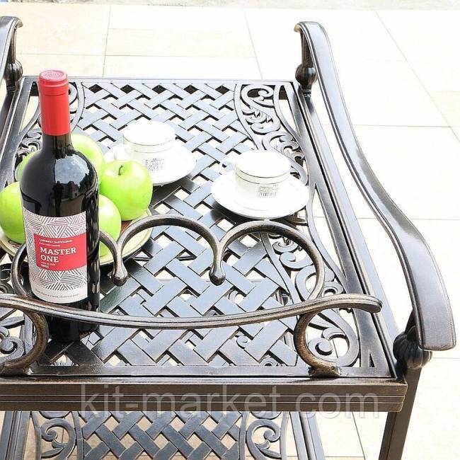 Сервировочный столик Latin из литого алюминия