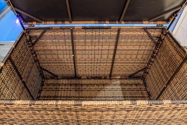 Сундук для хранения KARL 120 c колесиками коричневый