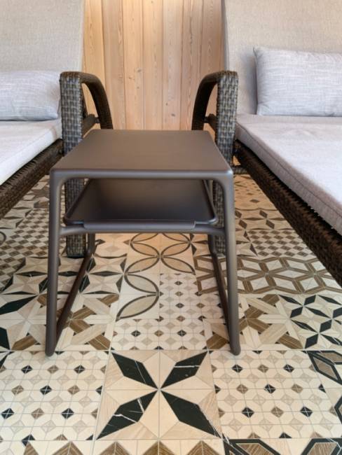 Столик пластиковый для лежака Pop антрацит 440х395х385 мм