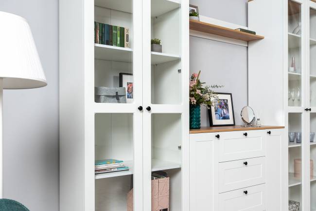 Шкаф-витрина 2-х дверный Остин 16.394.02 цвет белый шагрень/дуб крафт золотой Шкаф-витрина 2-х дверный Остин 16.394.02 цвет белый шагрень/дуб крафт золотой