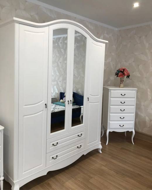 Шкаф Малонн Ави 4-х створчатый Белый