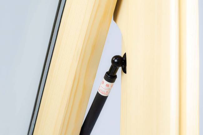 Мансардное окно FTP-V (CH) TOP-HUNG с открыванием по верхней оси Мансардное окно FTP-V (CH) TOP-HUNG с открыванием по верхней оси