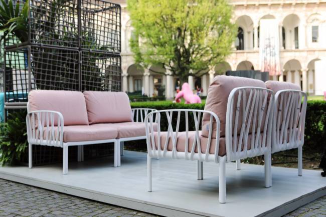 Диван пластиковый с подушками Komodo 5 белый, розовый 2925х1525х900 мм